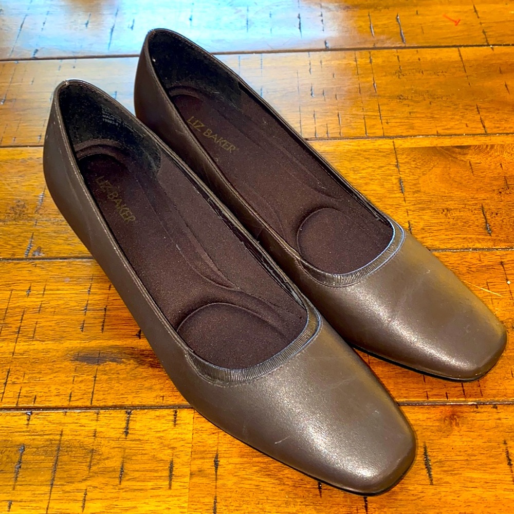 Liz Baker Sz 6.5 M Comfortable Brown Leather Low Thick Heel Slip On Dress Shoes